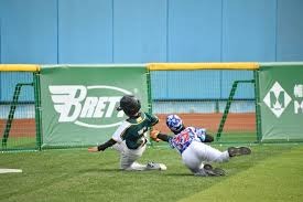 2021 赛季：勇士队在不被看好的情况下，靠着季中补强的一众外野手夺冠